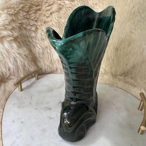 Blue Mountain Pottery Leaf Vase – 8.5” Tall – BMP Canada Green Drip Glaze bild 4