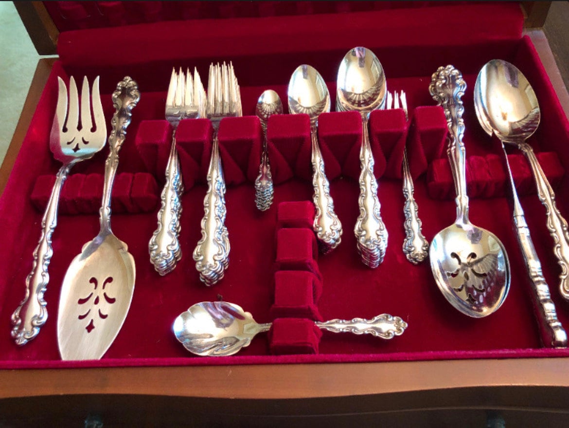 ONEIDA ヴィテージ　アンティーク Vintage Oneida Silverplate Flatware Set: Modern Baroque Service