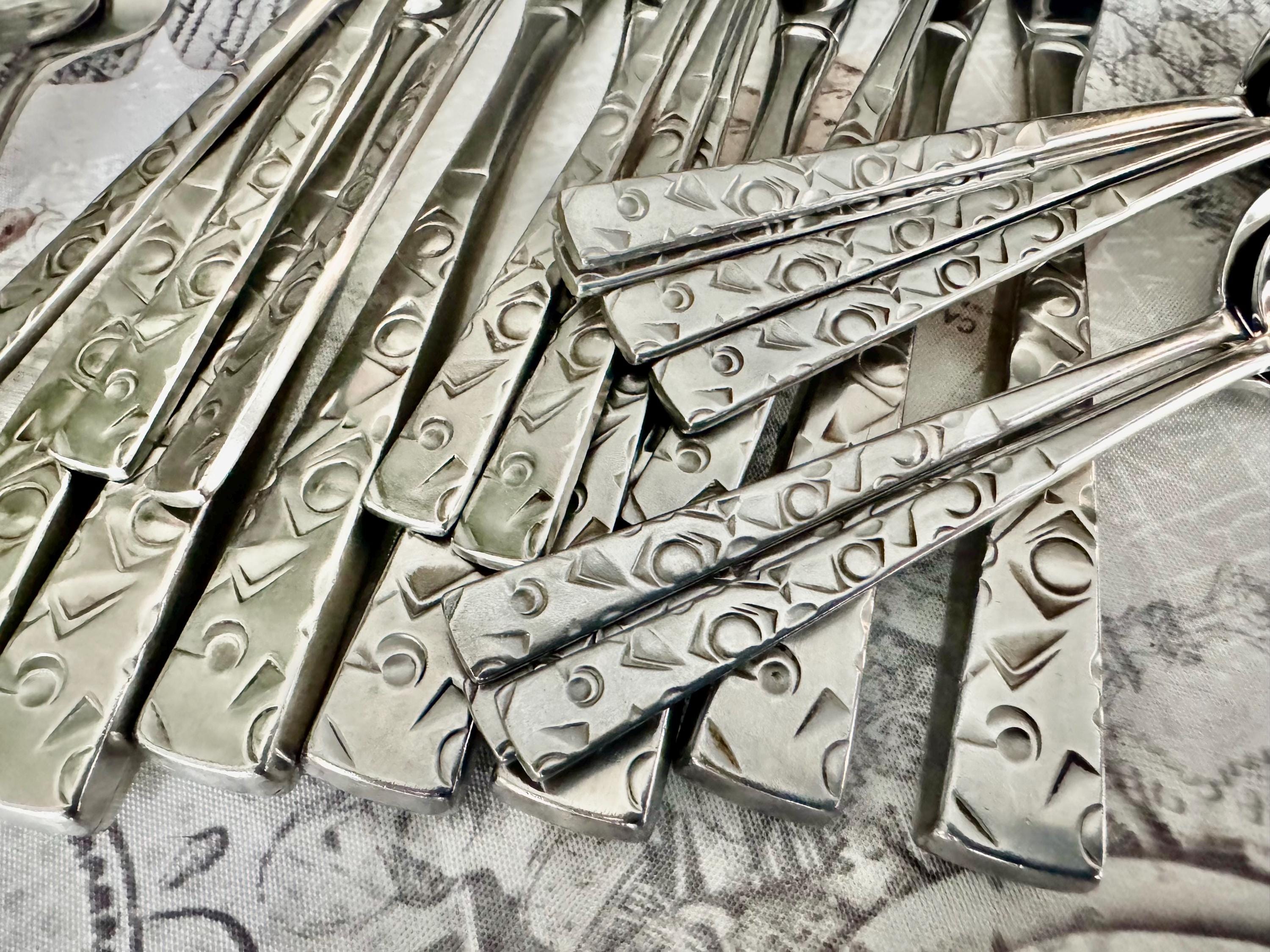 Vintage “Navaho” Stainless Flatware Set by 1847 Rogers Bros – Mid Century Modern (32pcs)