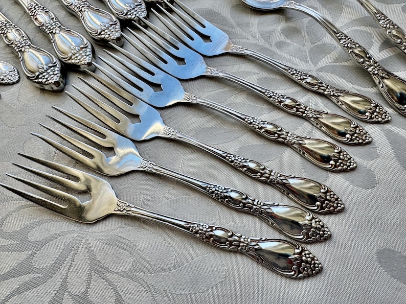 Vintage Oneida Huntington USA (Stainless 1977-1991) Flatware Set – Complete Set for 6 (36 items) Bild 12