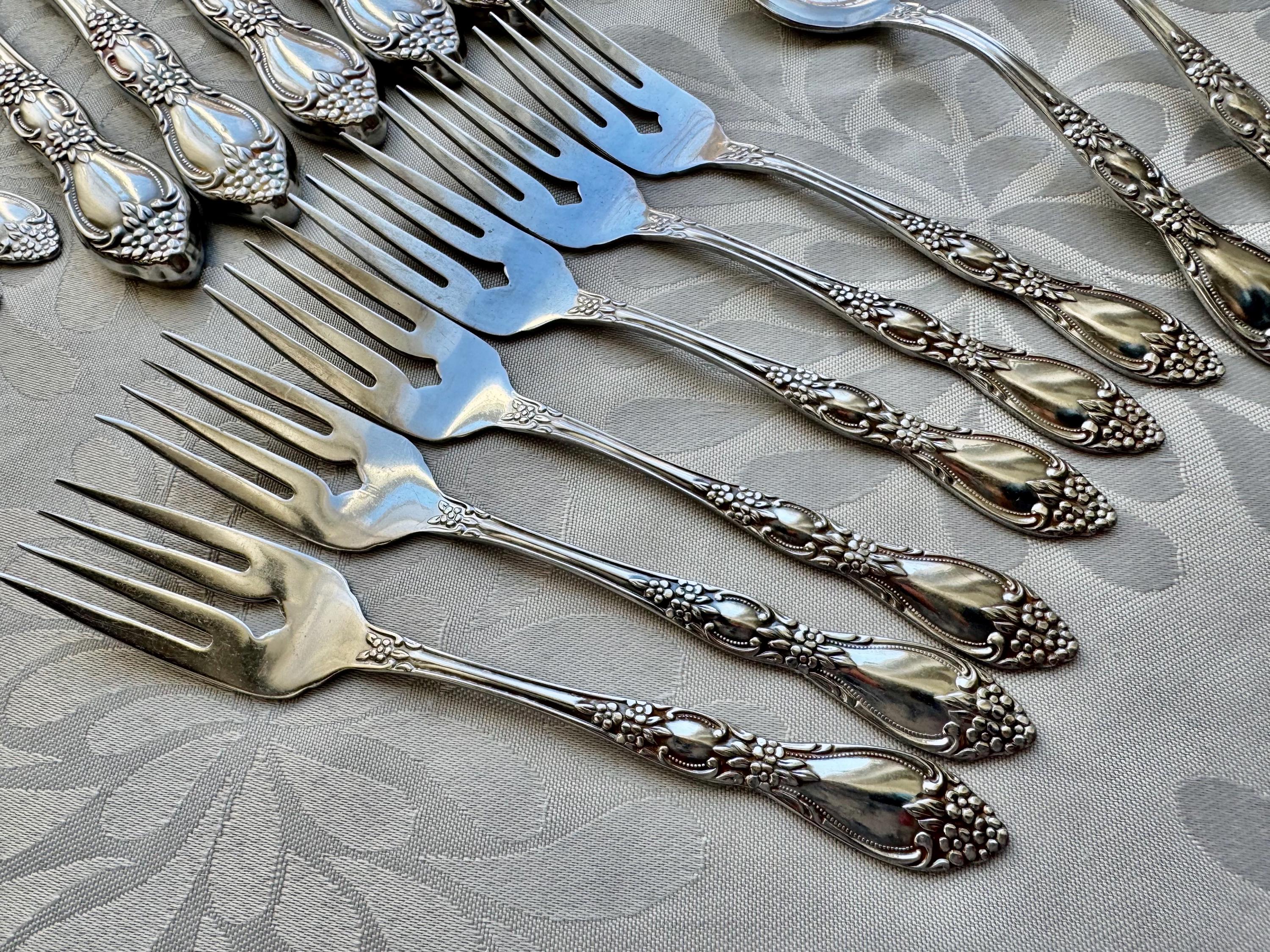 Vintage Oneida Huntington USA (Stainless 1977-1991) Flatware Set – Complete Set for 6 (36 items)
