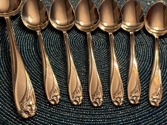 thumbnail image 2 of 1847 Rogers Bros. Daffodil Silverplate Asparagus Server – Post-1940, Custom HHWS 2 of 5