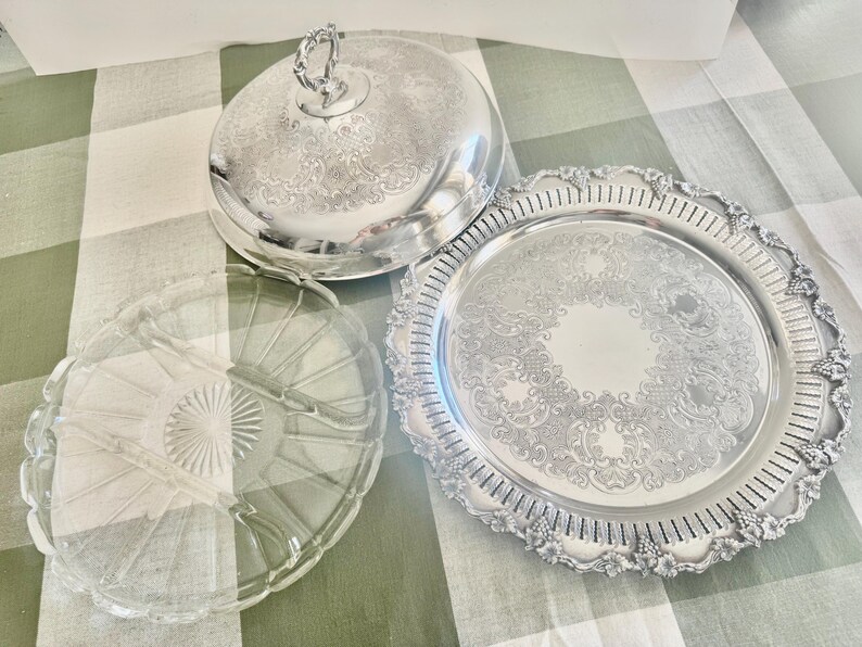 Fancy & Ornate Large Vintage Silver Plate Covered Dish with Glass Insert, Sheffield Reproduction immagine 5