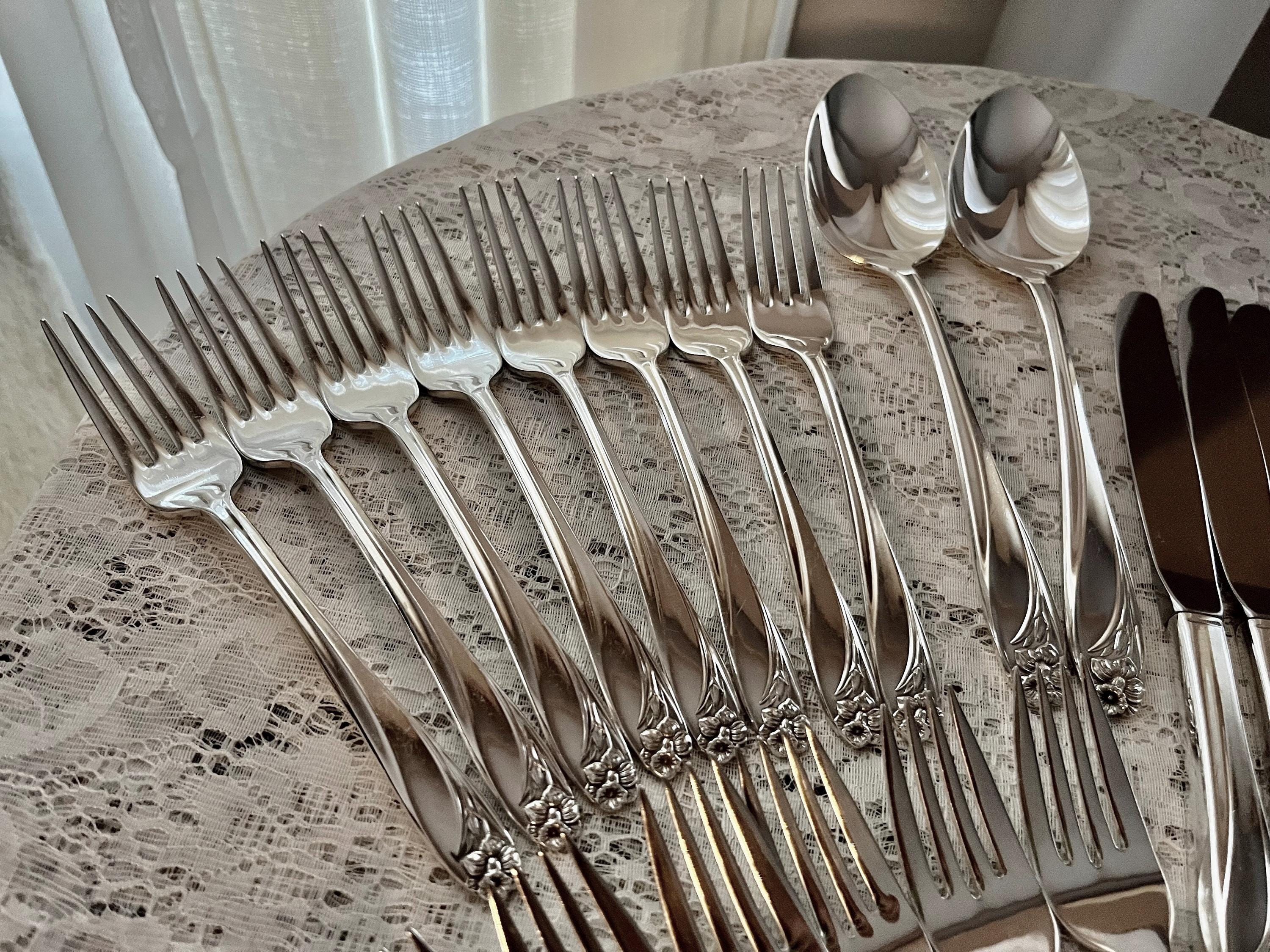 1847 Rogers Bros Daffodil Silver Plate Flatware Set for 12 – Vintage Unused Silverware