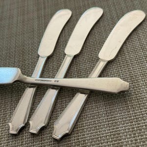 Antique 1847 Rogers Bros IS Silverplate Master Butter Knife & Spreaders – Set of 4