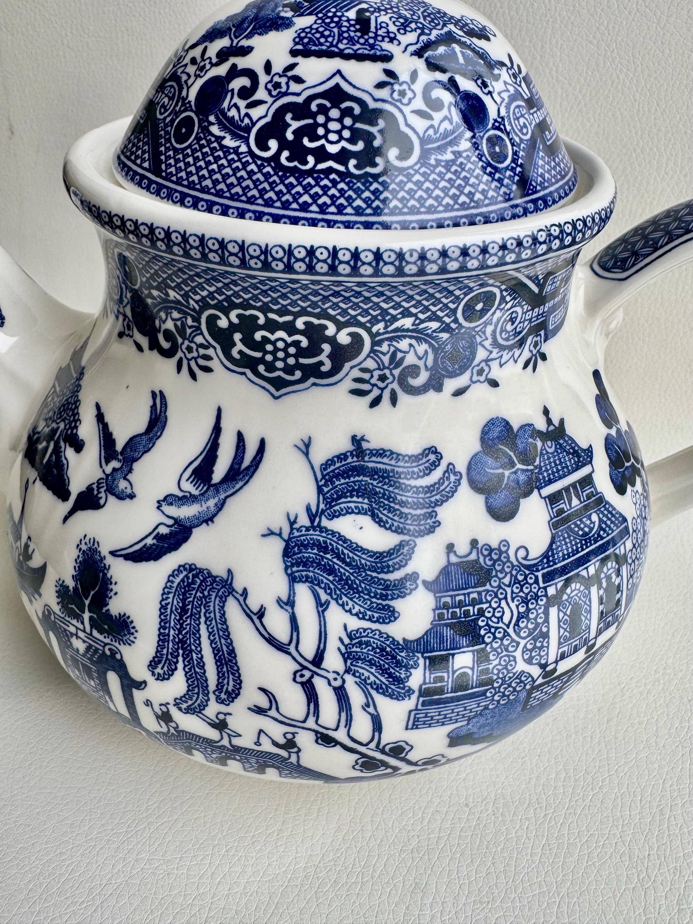 NEW English Queen’s Blue Willow Teapot with Lid - by Churchill England