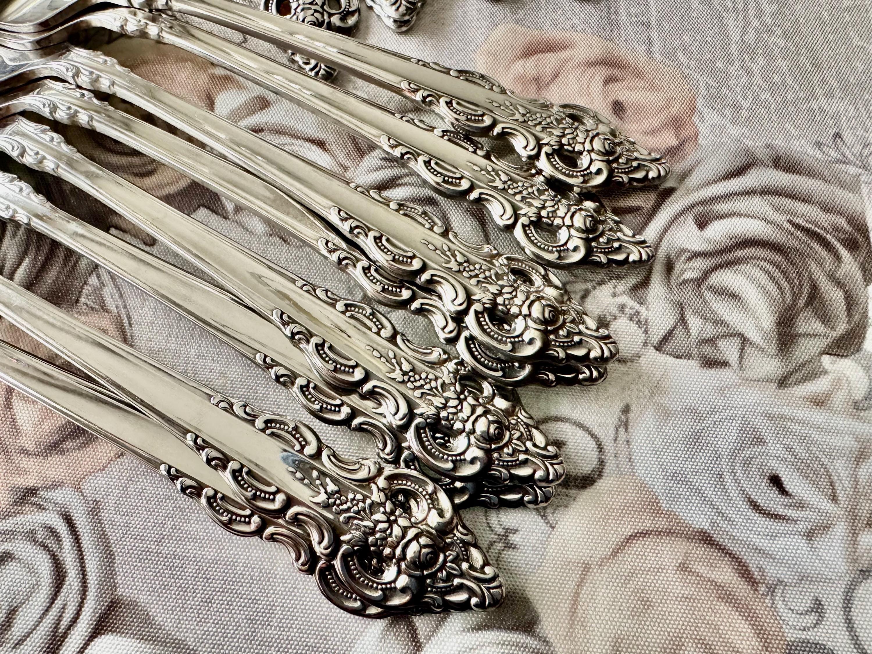 Vintage Oneida Community “Cherbourg” Stainless Flatware Set for 8 Persons – 40 Piece Set