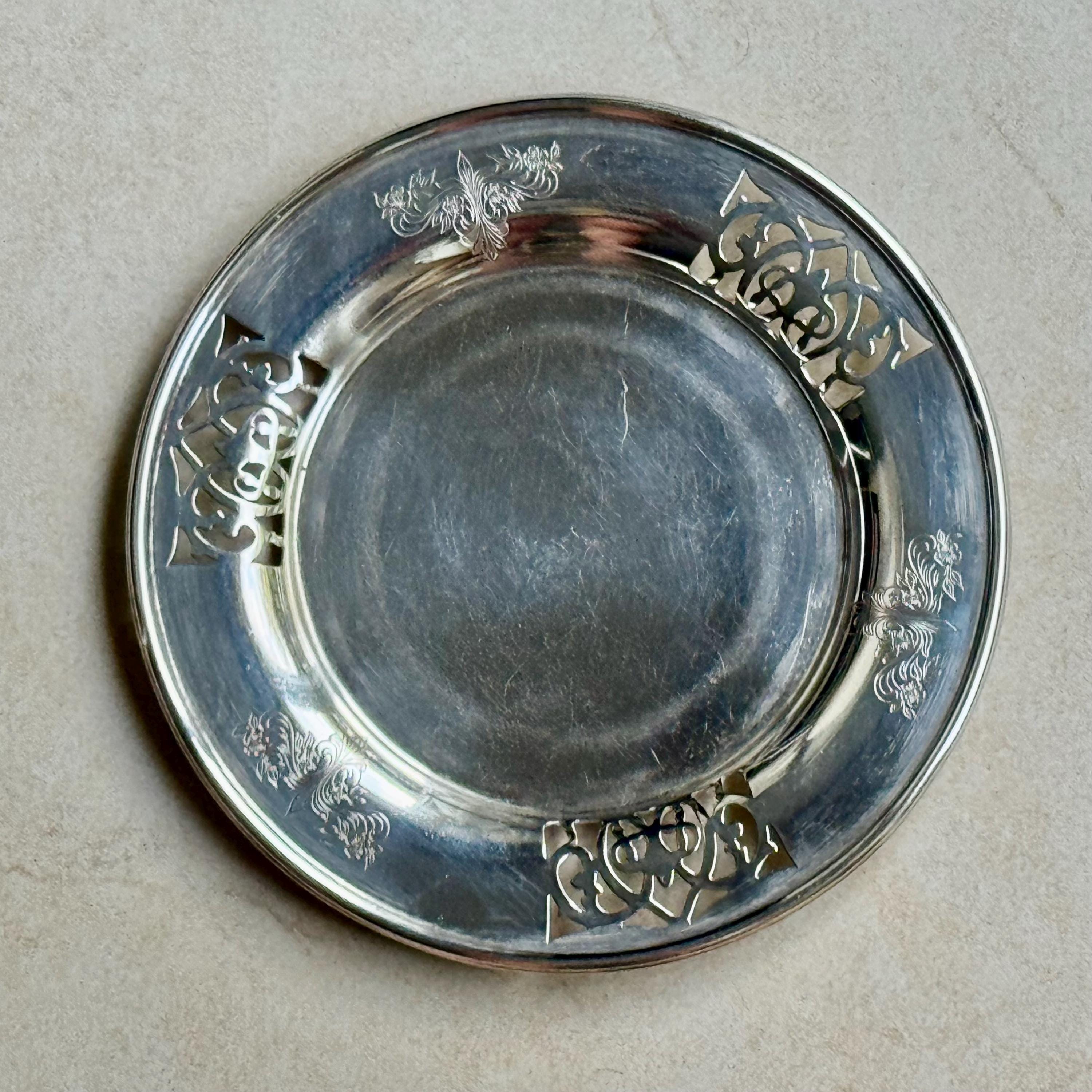 Vintage Silverplate Round Trays — Assorted Designs —Small to Medium Size 6-8.5” — Sold Individually