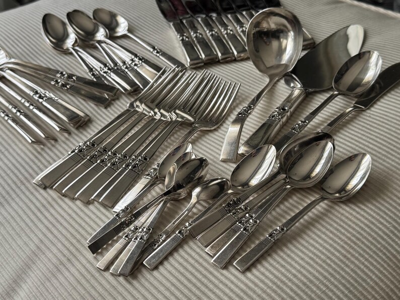 Vintage 1948 Morning Star Silverware Set – Art Deco Community Oneida for 8 (48pcs) image 13
