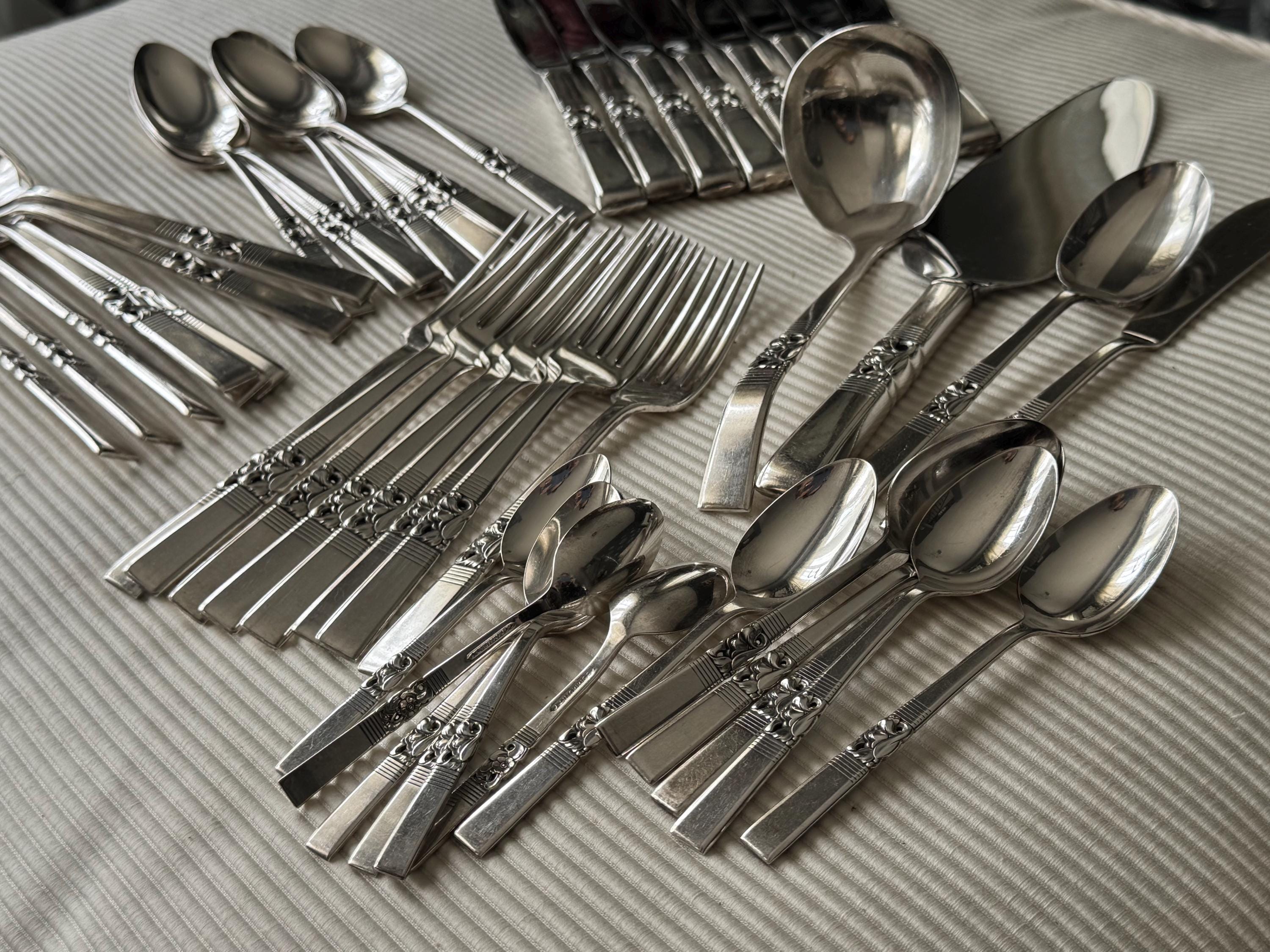 Vintage 1948 Morning Star Silverware Set – Art Deco Community Oneida for 8 (48pcs)