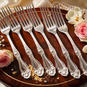 American Beauty Rose Dinner Forks – Set of 6 – International Silver (1909) Bild 1