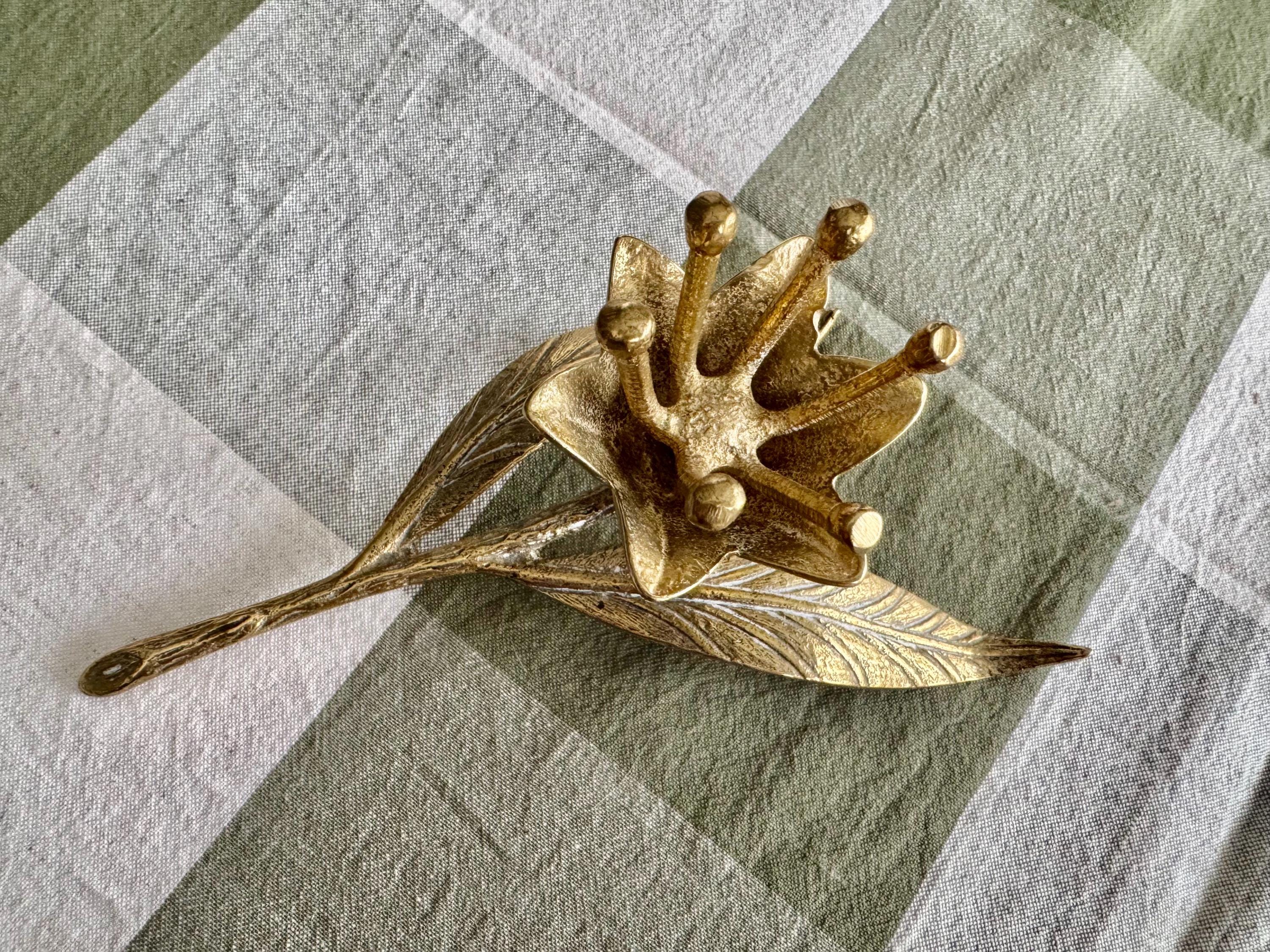 Vintage Brass Lotus Candle Holder – Sculptural Mid Century Brass Decor