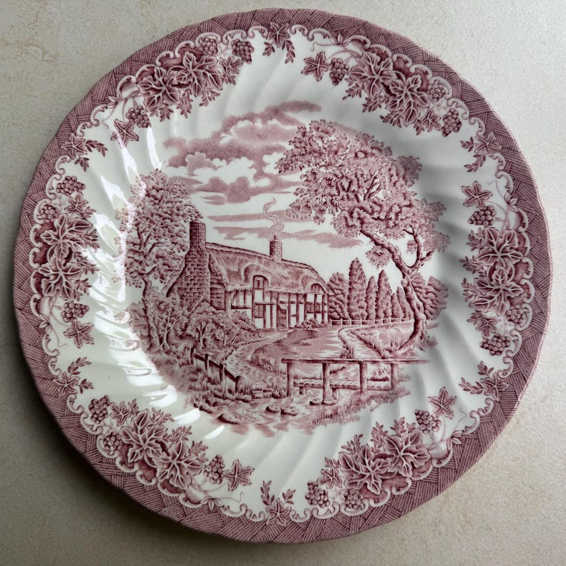 Vintage Red Green Transferware Plate Set: Eclectic Cottagecore Wall Gallery bild 3