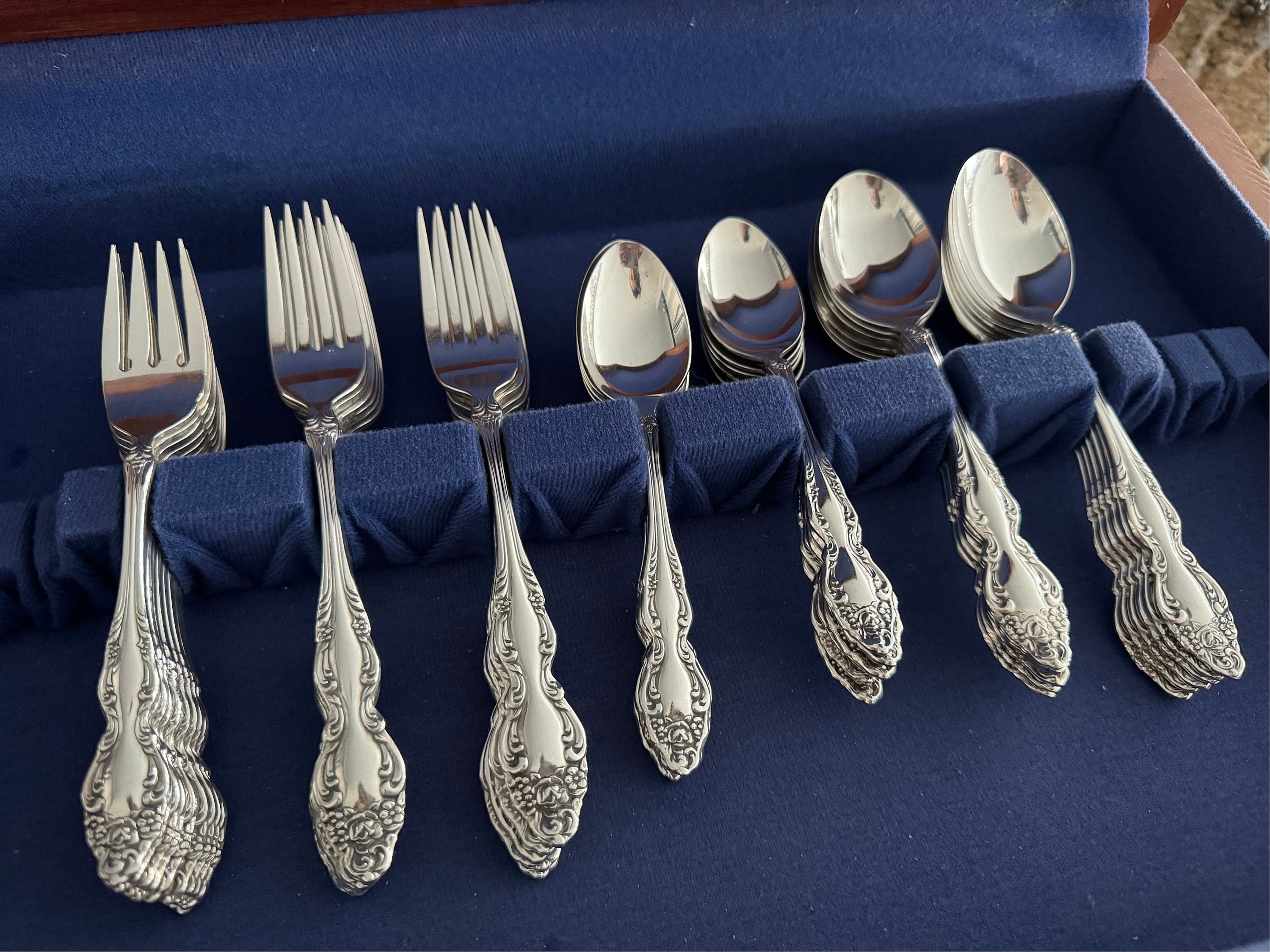 Vintage 1881 Rogers Oneida Ltd “Baroque Rose” 1967 Complete Silver Plated Silverware Set for 8 or 12 Persons