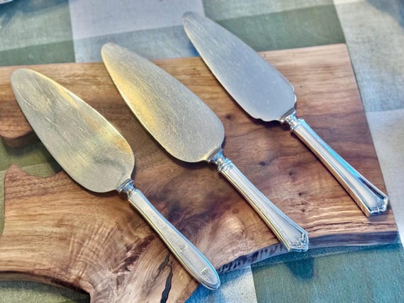 Antique Silverplate Cake / Pie Servers – Elegant Vintage Silver Servers