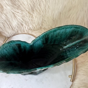 Blue Mountain Pottery Leaf Vase – 8.5” Tall – BMP Canada Green Drip Glaze bild 9