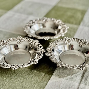 Vintage Viking Plate Silverplated Nut Dish – Rococo Revival Jewelry Tray — Small Round Silver Trays image 5