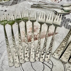 Vintage “Navaho” Stainless Flatware Set by 1847 Rogers Bros – Mid Century Modern (32pcs) bild 7