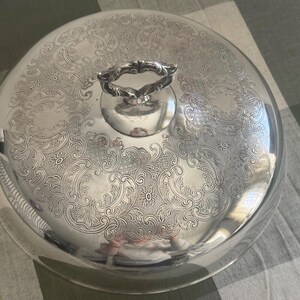 Fancy & Ornate Large Vintage Silver Plate Covered Dish with Glass Insert, Sheffield Reproduction immagine 9