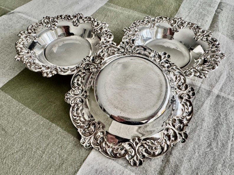 Vintage Viking Plate Silverplated Nut Dish – Rococo Revival Jewelry Tray — Small Round Silver Trays image 8