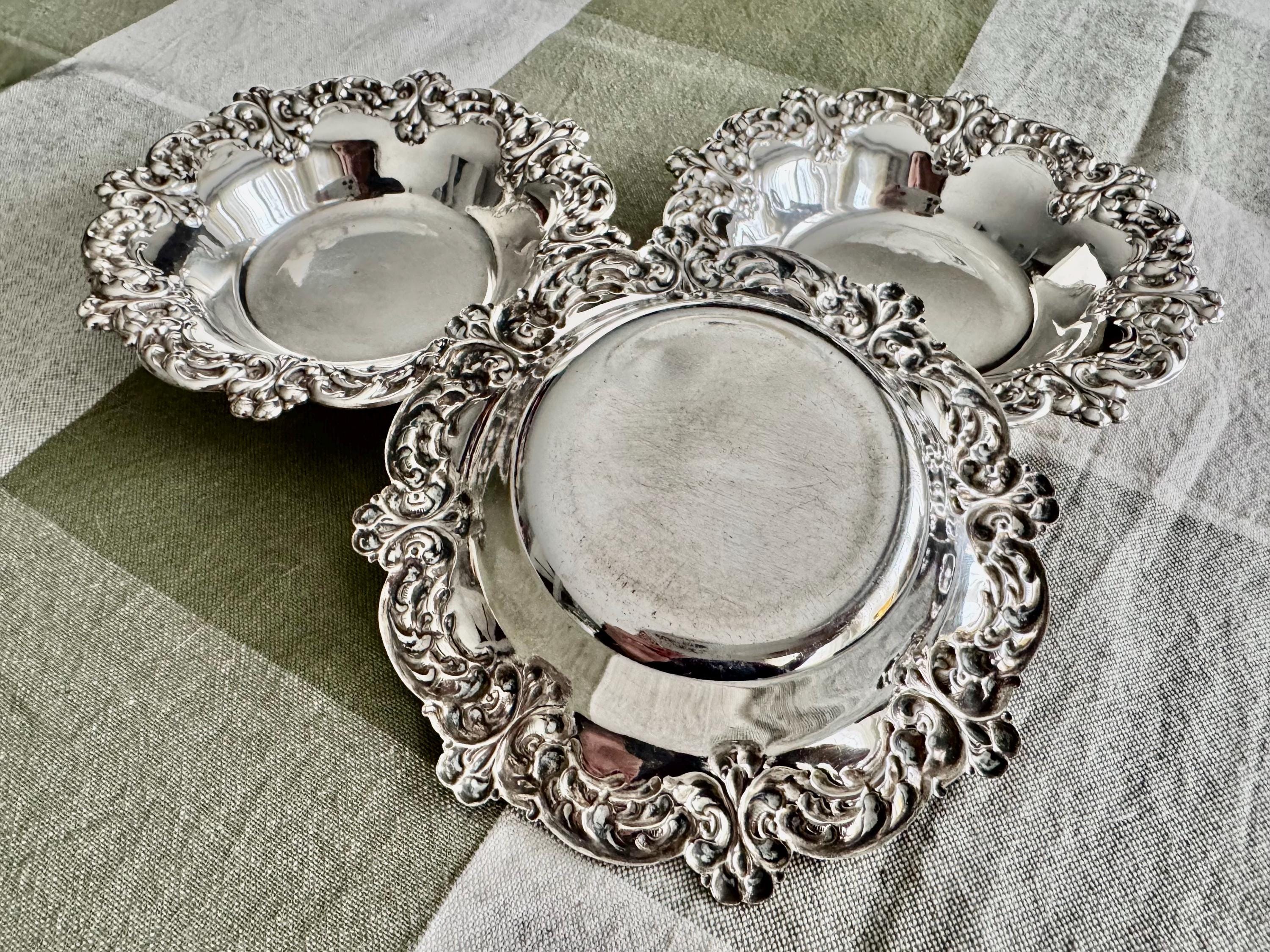 Vintage Viking Plate Silverplated Nut Dish – Rococo Revival Jewelry Tray — Small Round Silver Trays