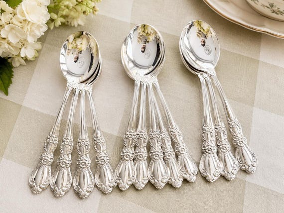 Vintage Large Round Bowl Cream/Soup Spoons — Set of 12 — Silver Plated Silverware “Heritage”
