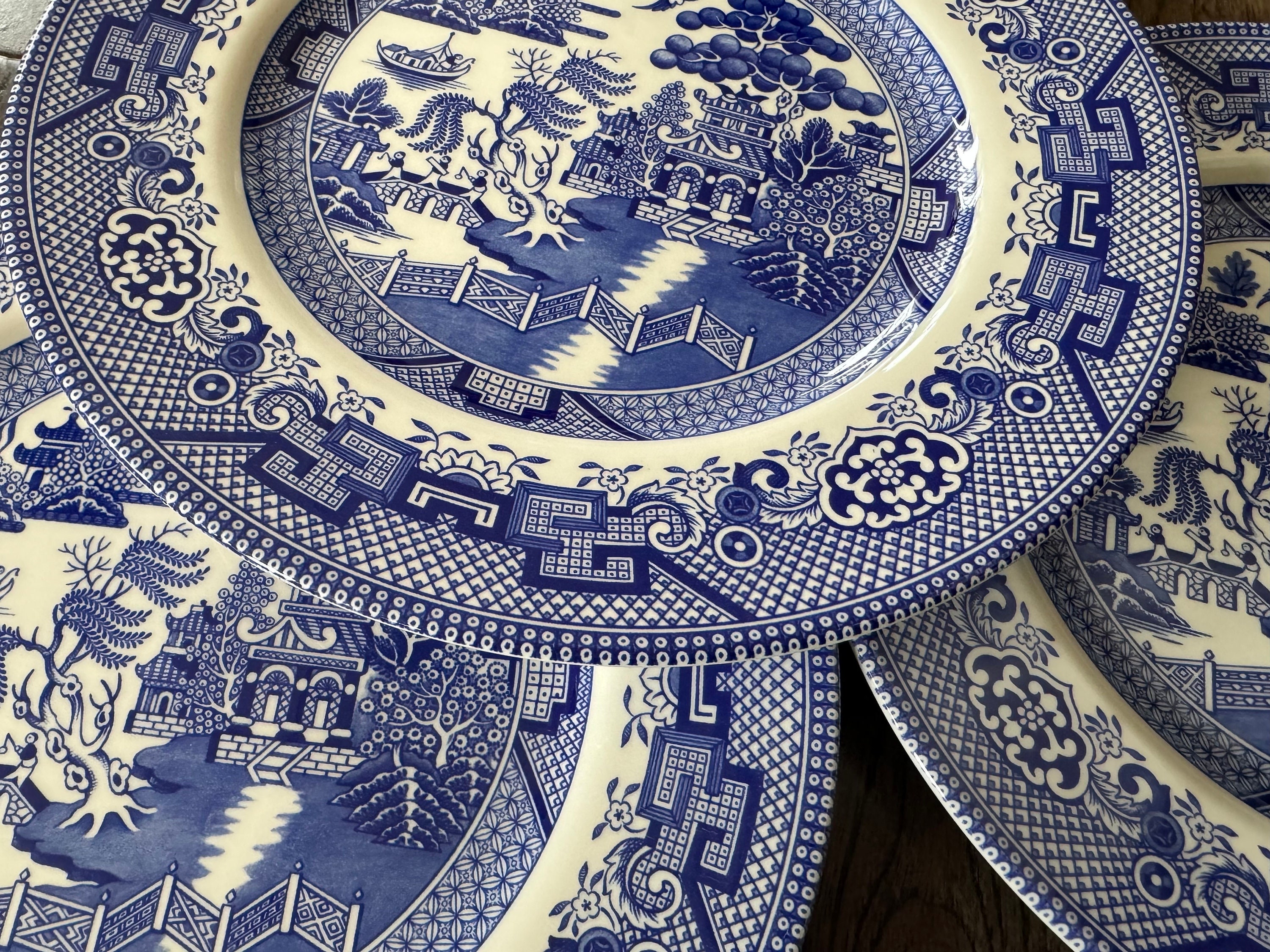 Royal Stafford Blue Willow Dinner Plates 10.75” — Made in England
