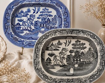 Plats en faïence à décor imprimé « Willow » antique – 45 cm – J & G Meakin Blue Willow – Vendus à l’unité