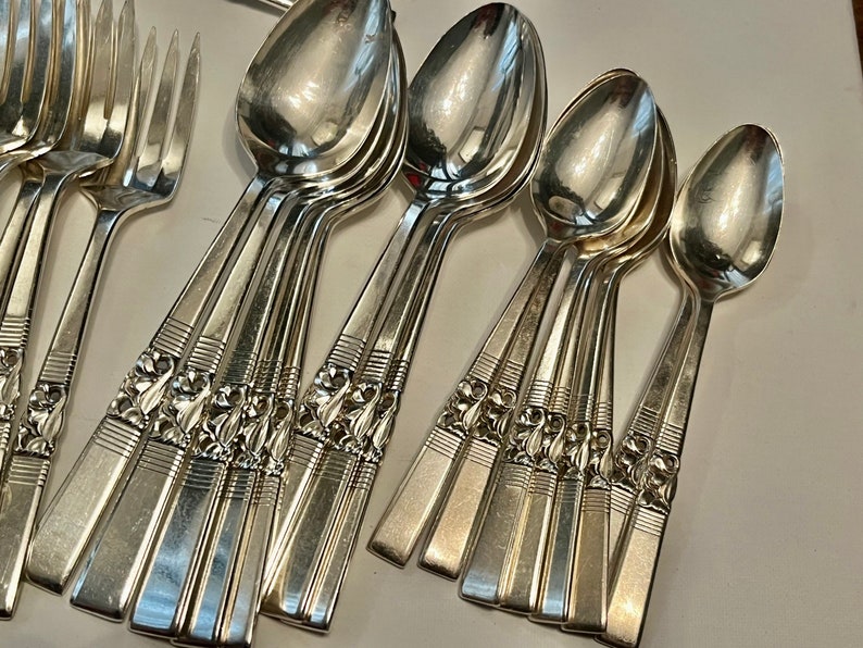 Vintage 1948 Morning Star Silverware Set – Art Deco Community Oneida for 8 (48pcs) image 8