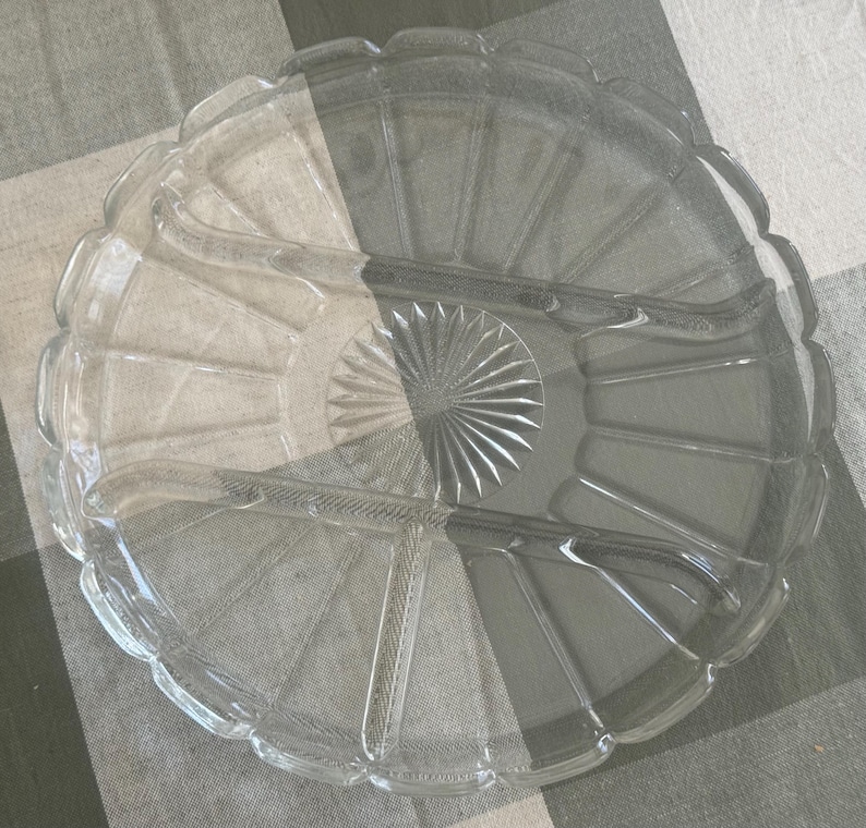 Fancy & Ornate Large Vintage Silver Plate Covered Dish with Glass Insert, Sheffield Reproduction immagine 10