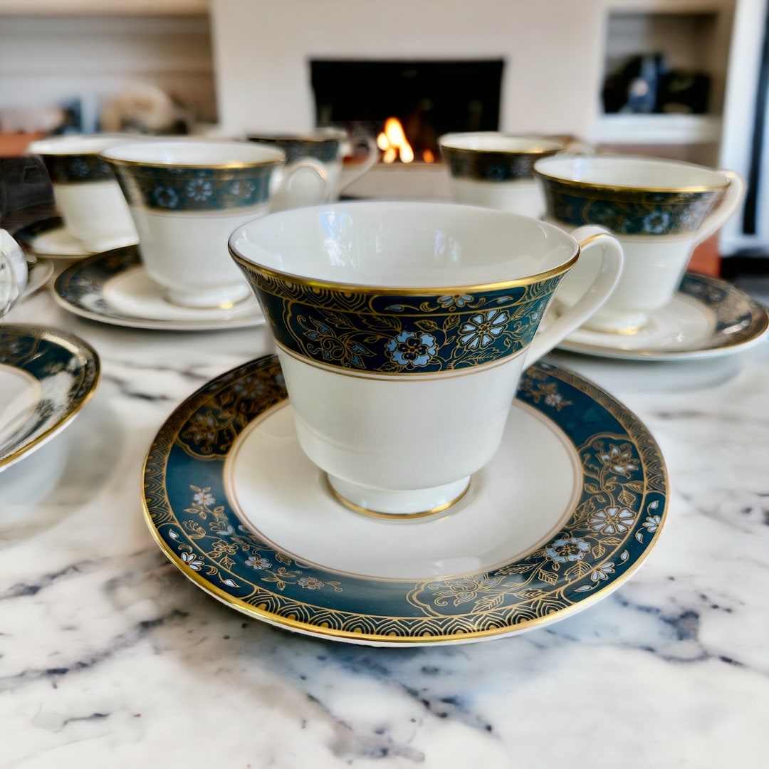 Vintage Royal Doulton carlyle Cups & Saucers Etsy