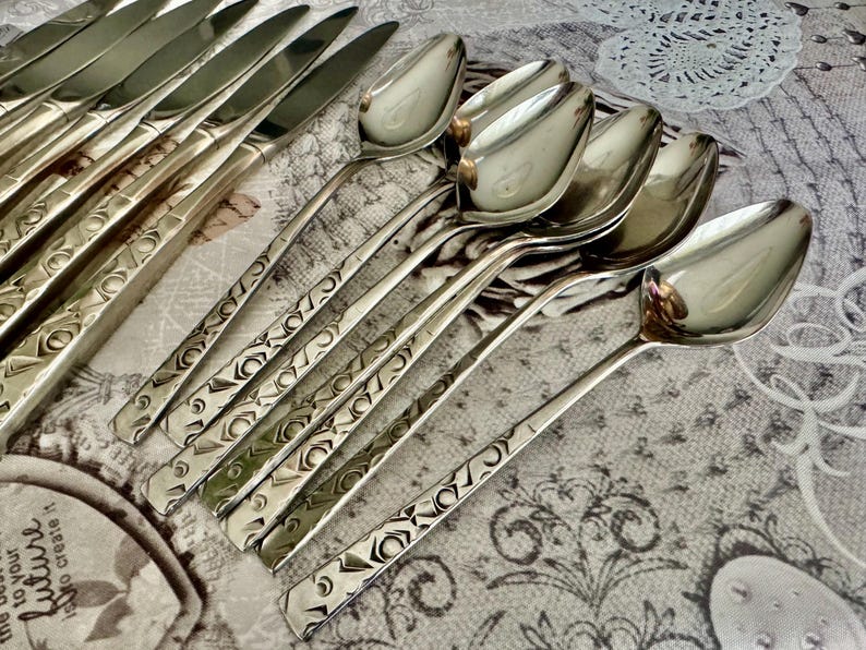 Vintage “Navaho” Stainless Flatware Set by 1847 Rogers Bros – Mid Century Modern (32pcs) bild 4