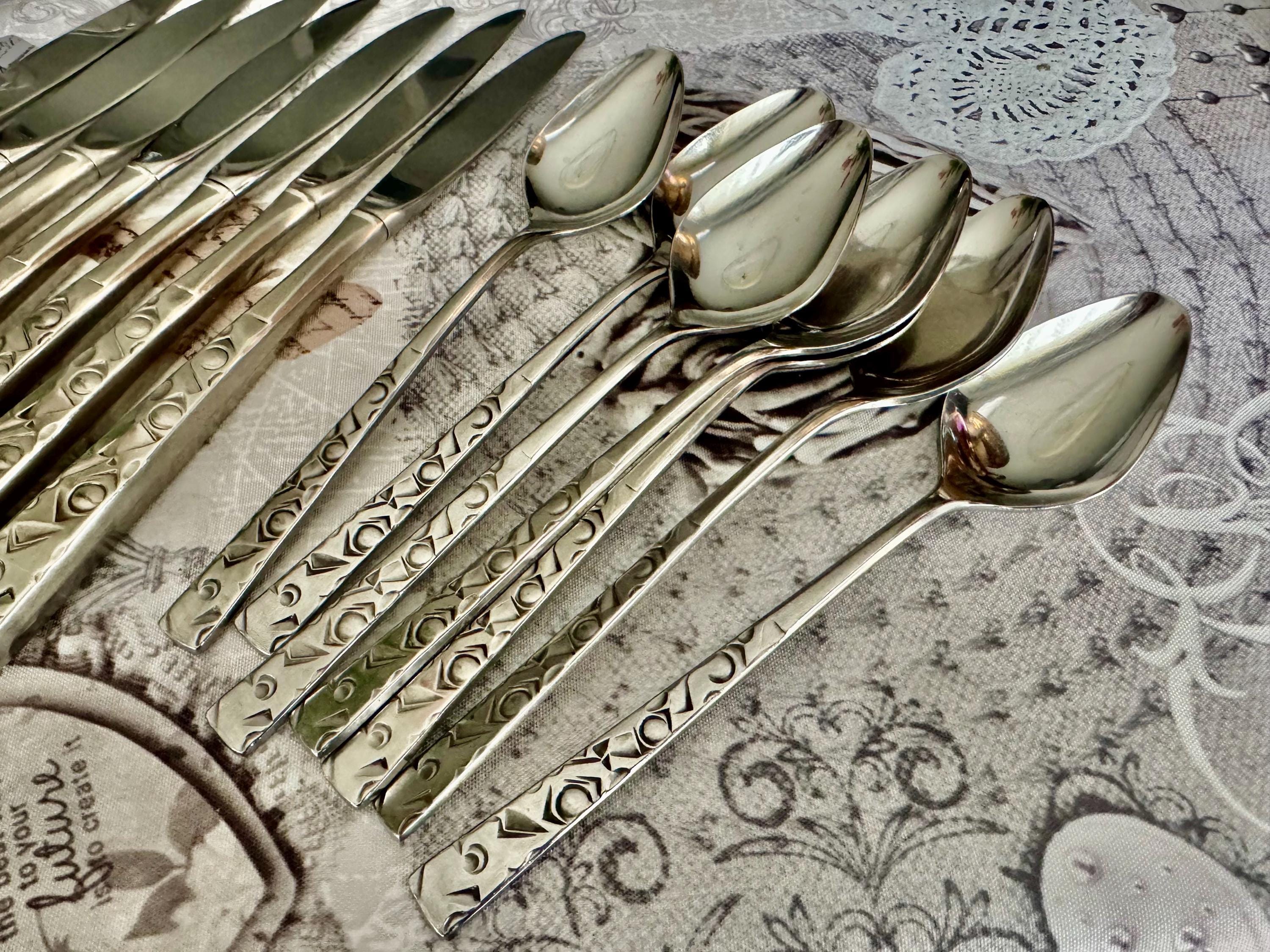 Vintage “Navaho” Stainless Flatware Set by 1847 Rogers Bros – Mid Century Modern (32pcs)