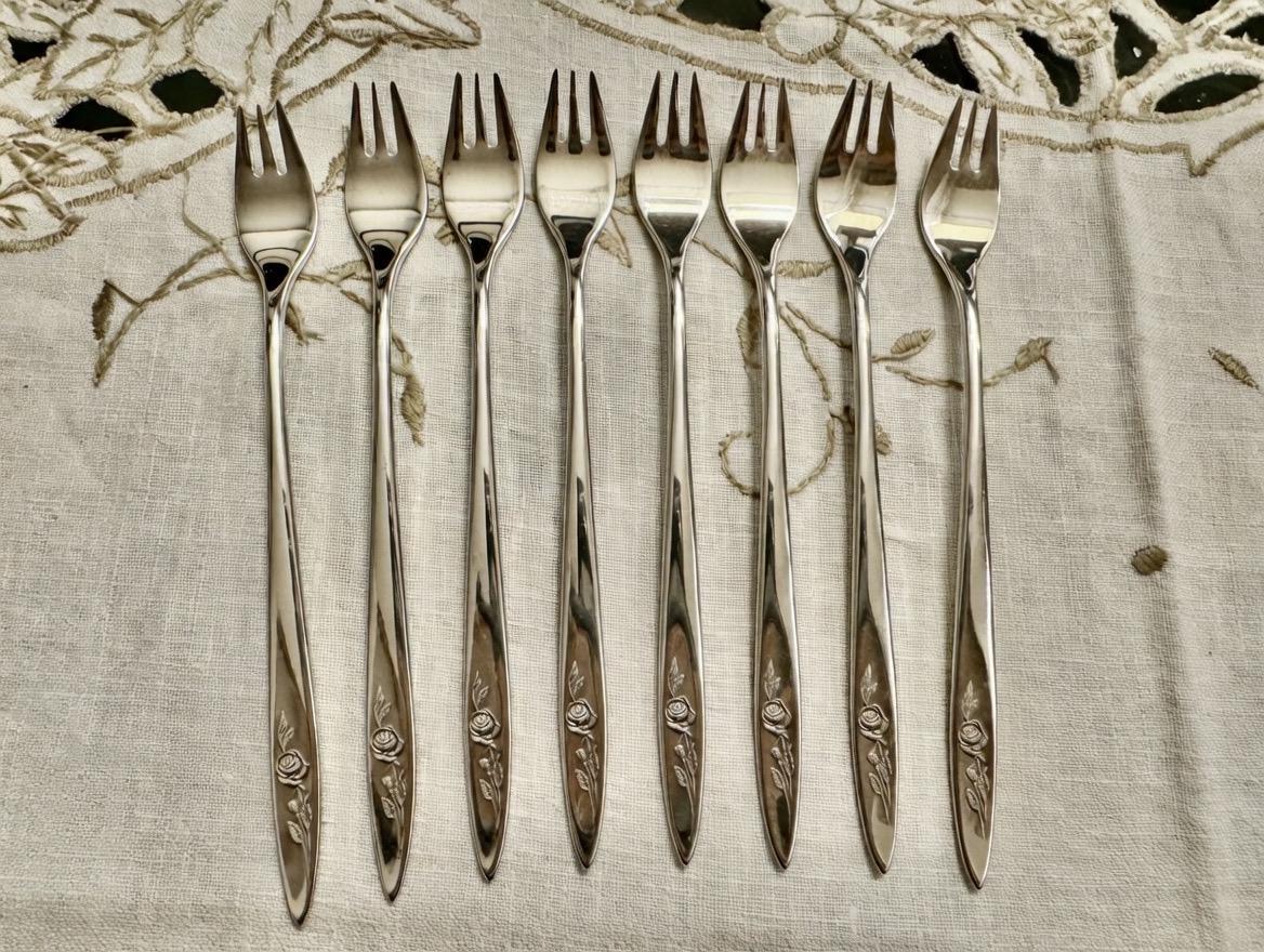 Rare Vintage Morning Rose Cocktail / Seafood Forks – Set of 8 – Oneida Silverplate (1960)