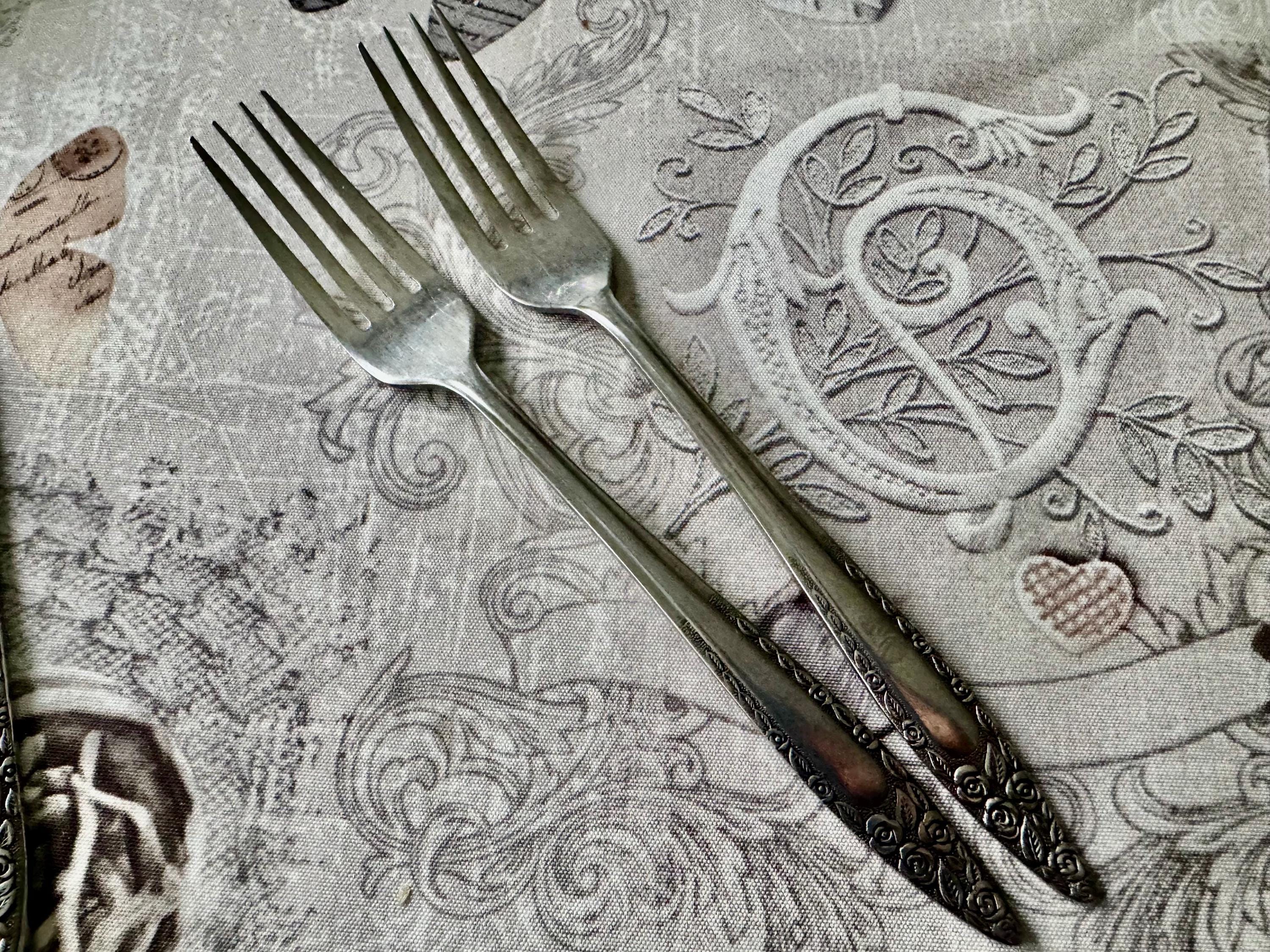 Vintage NASCO “Mariana / Jasmin” Stainless Flatware Collection – Floral Roses Pattern Korea