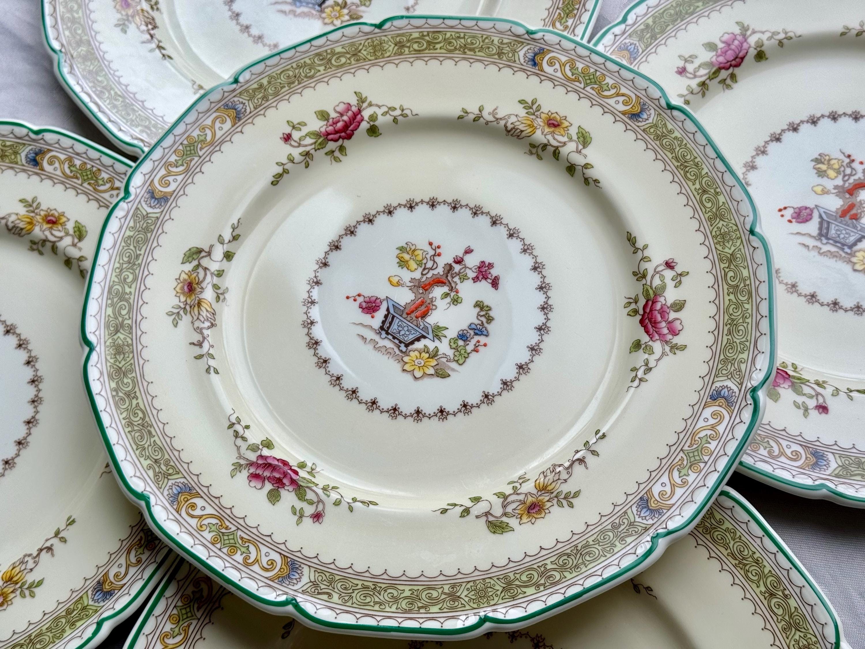 Vintage Royal Doulton “Lillian” Scalloped Dinner Plates 10.5” – Green Rim – 5 Plates Available