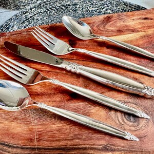 Complete vintage Rogers Bros 'Garland' zilverwerkset uit 1847 voor 12-60 stuks afbeelding 7