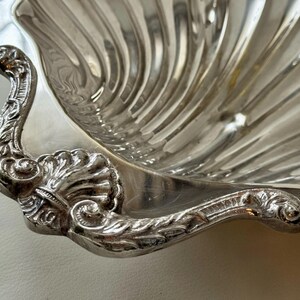 Vintage Grand 16″ Silverplate Shell Hostess Centerpiece Tray with Ornate Handle – Made in USA image 3