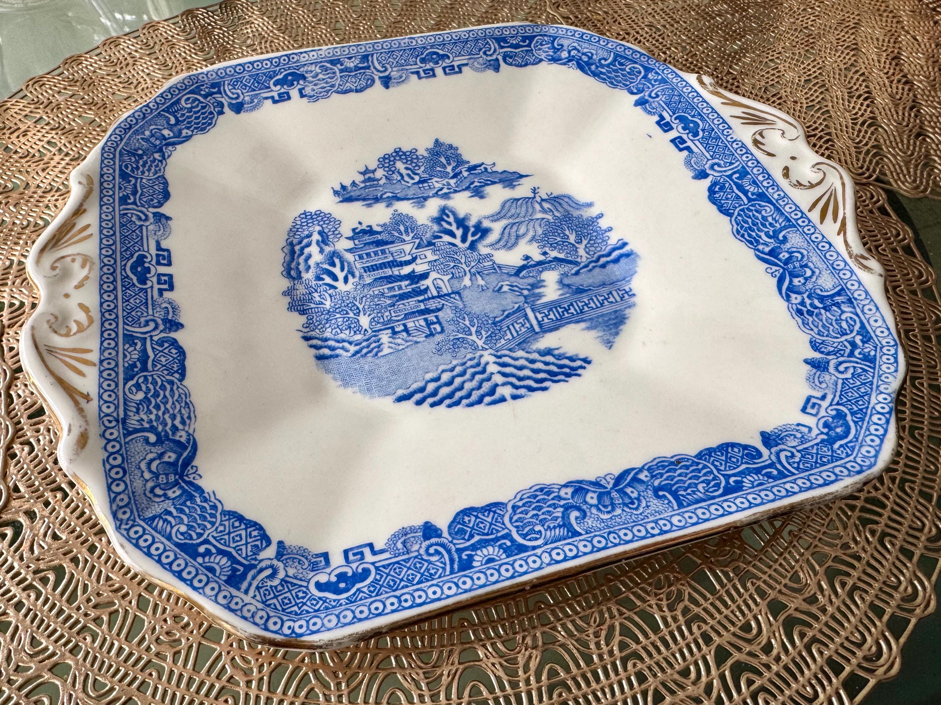 Antique Edwards & Brown Blue Willow Handled Serving Plate – Made in England (1874-1932)