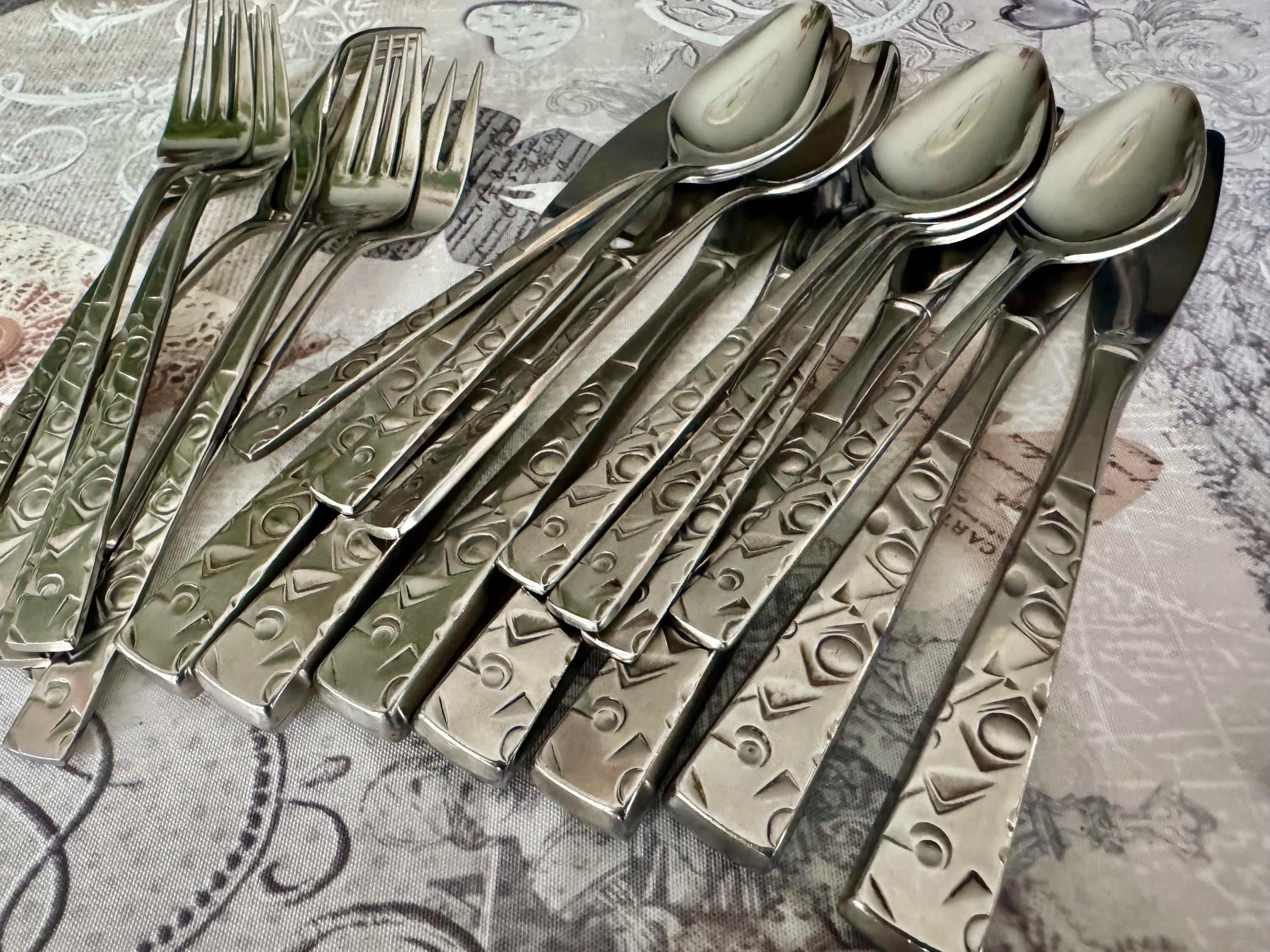 Vintage “Navaho” Stainless Flatware Set by 1847 Rogers Bros – Mid Century Modern (32pcs)