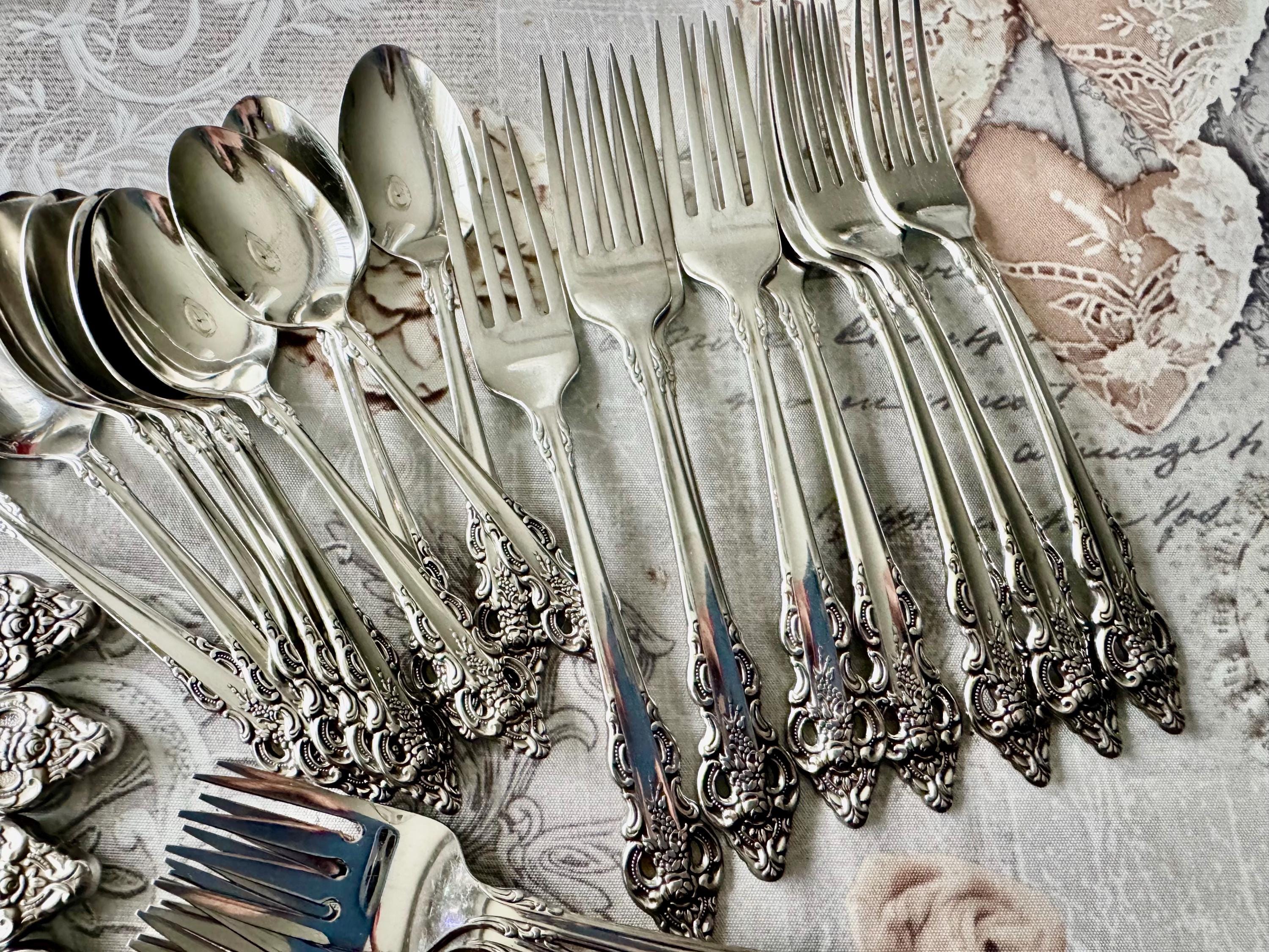Vintage Oneida Community “Cherbourg” Stainless Flatware Set for 8 Persons – 40 Piece Set
