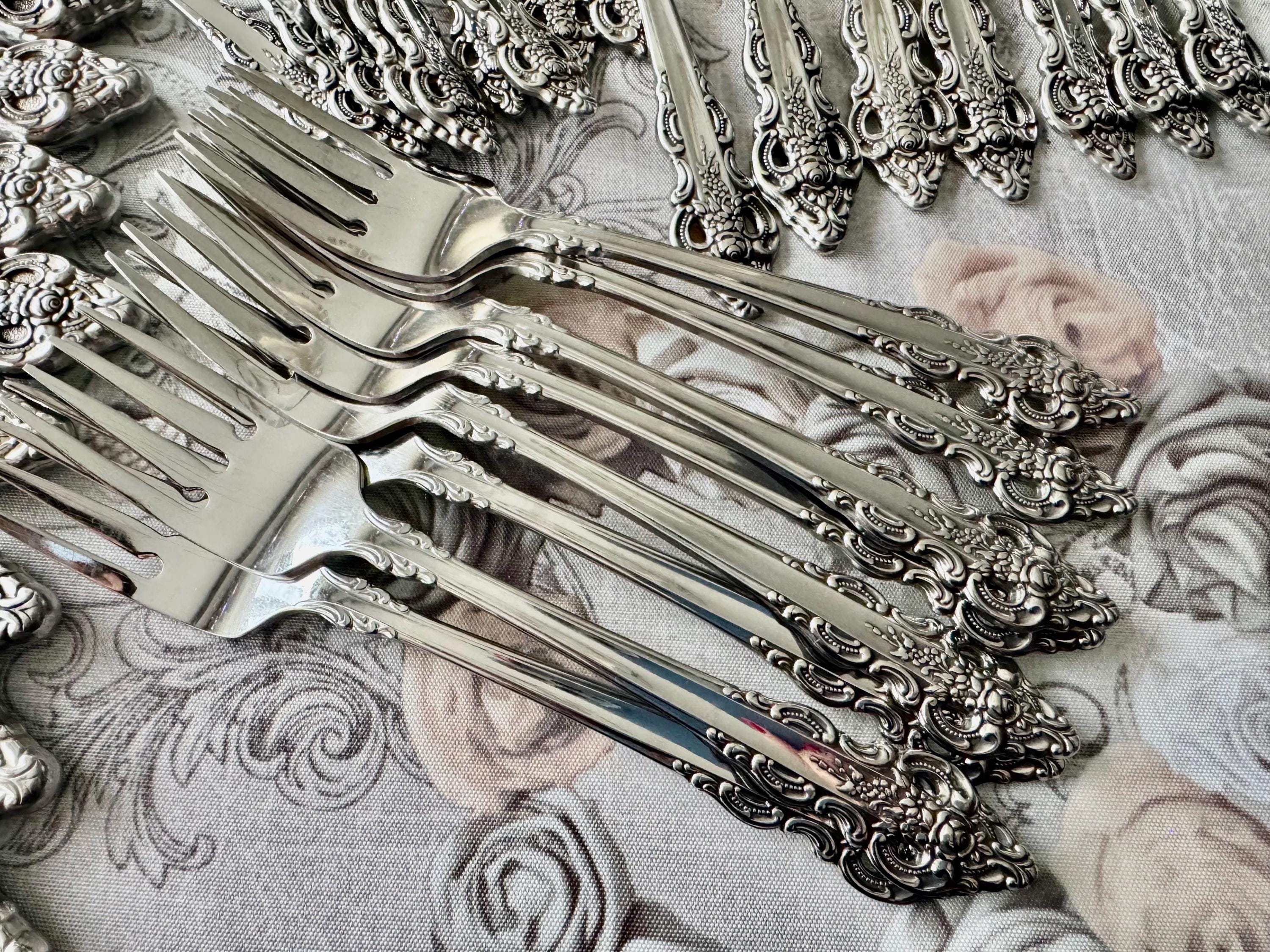 Vintage Oneida Community “Cherbourg” Stainless Flatware Set for 8 Persons – 40 Piece Set
