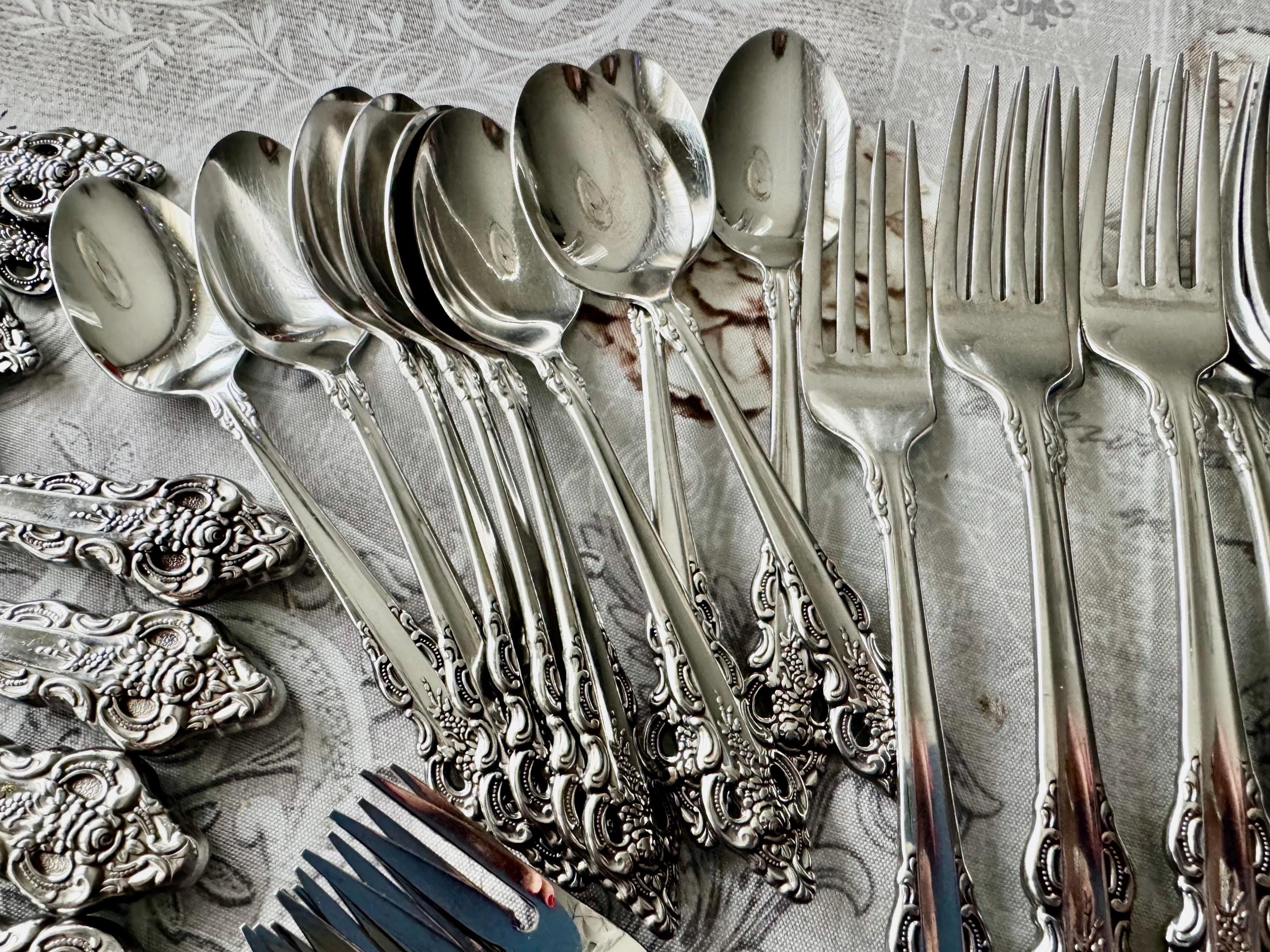 Vintage Oneida Community “Cherbourg” Stainless Flatware Set for 8 Persons – 40 Piece Set