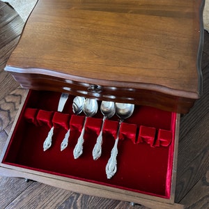 Artistry Vintage 1960+ Complete Silverplate Set for 8 Persons (46 items) — Optional Chest image 9