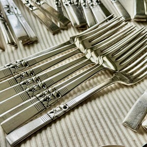 Vintage 1948 Morning Star Silverware Set – Art Deco Community Oneida for 8 (48pcs) image 19