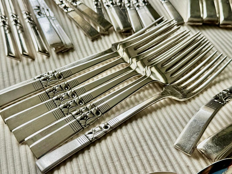 Vintage 1948 Morning Star Silverware Set – Art Deco Community Oneida for 8 (48pcs) image 19