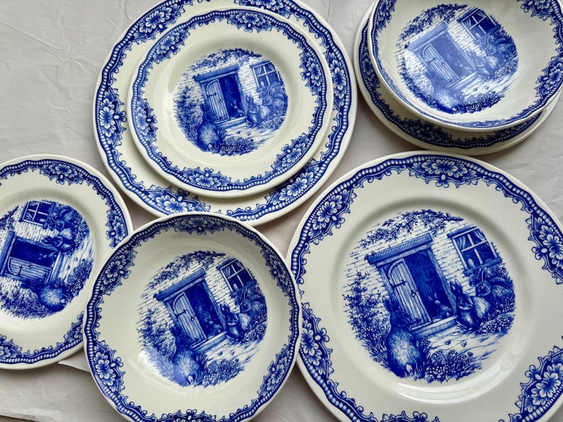 Blue & White Easter Bunny Plates – Royal Stafford England – Spring Tablescape – Easter Brunch Entertaining Bild 1