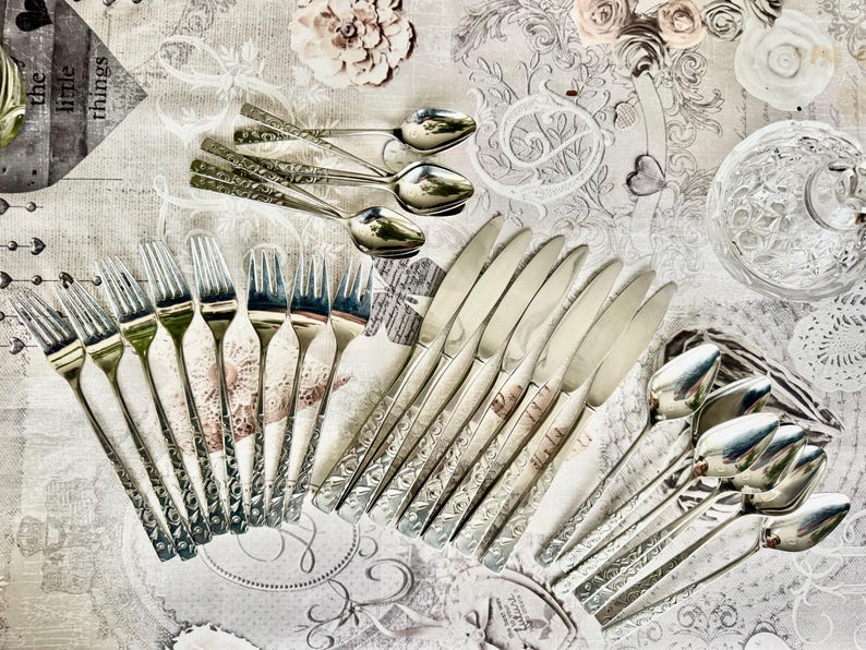 Vintage “Navaho” Stainless Flatware Set by 1847 Rogers Bros – Mid Century Modern (32pcs) bild 2