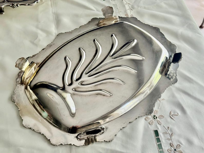 Elegant Vintage Silverplate Meat Trays – Footed – Ornate & Functional – Sold Individually bild 9