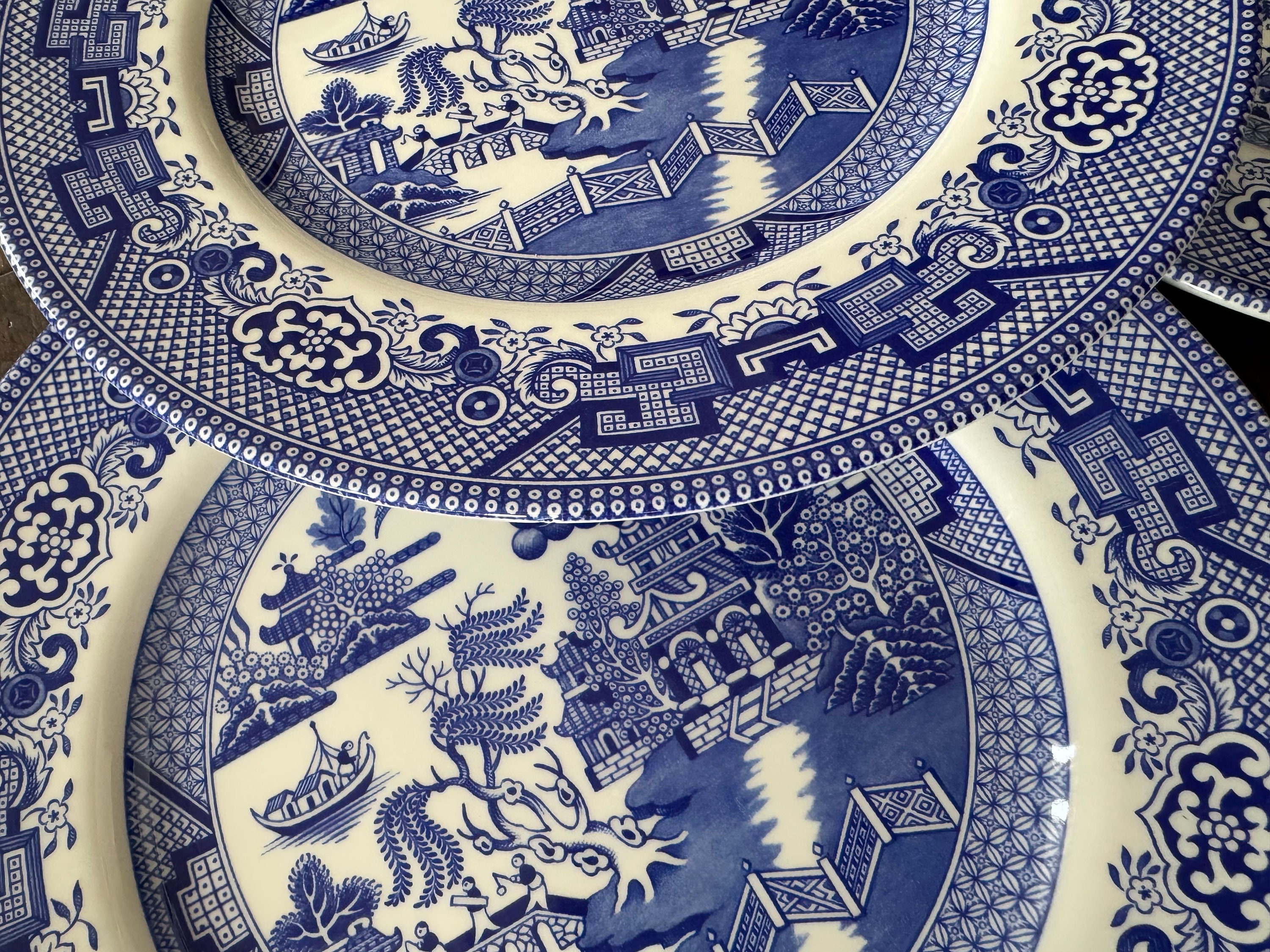 Royal Stafford Blue Willow Dinner Plates 10.75” — Made in England